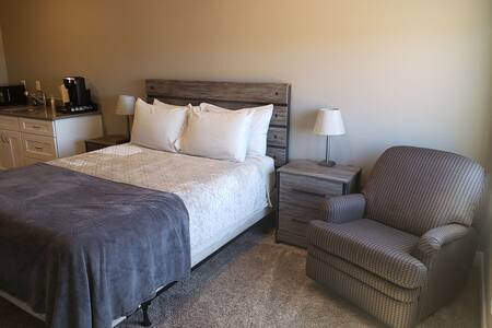 10 min from Antelope Canyon 
Mustang Apartments #2