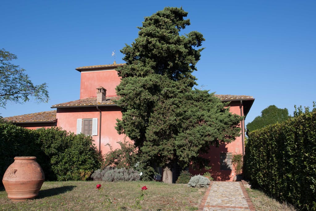 The garden and the house
