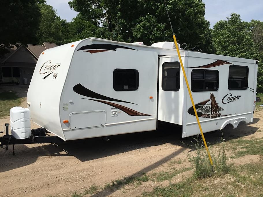 Camper pop-out