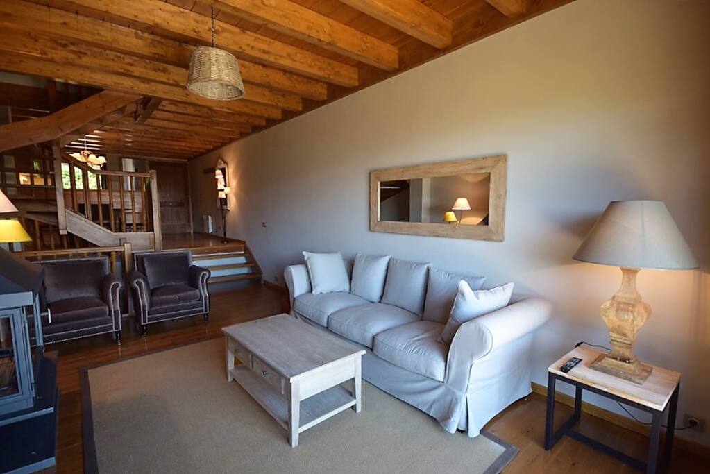 salon, con chimenea, tv y wi fi