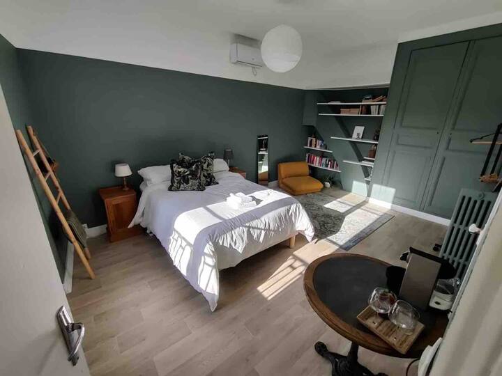 Chambre cosy sur rue des bulles Houses for Rent in Saumur, Pays de la Loire, France Airbnb