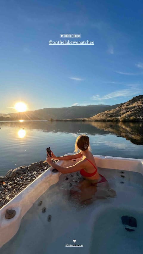 Putt course, beach, hottub, boat ramp, dock