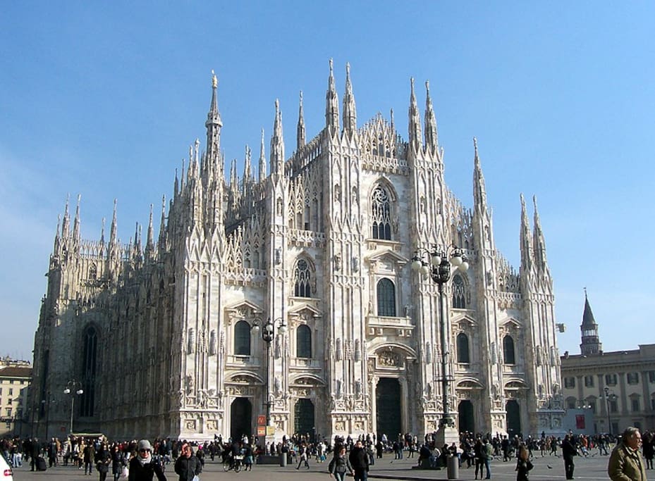 Duomo Cathedral of MIlan 2 minutes distance