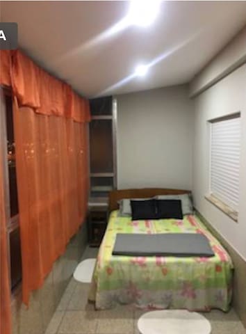 Quarto casal com linda vista da cidade e da Praia