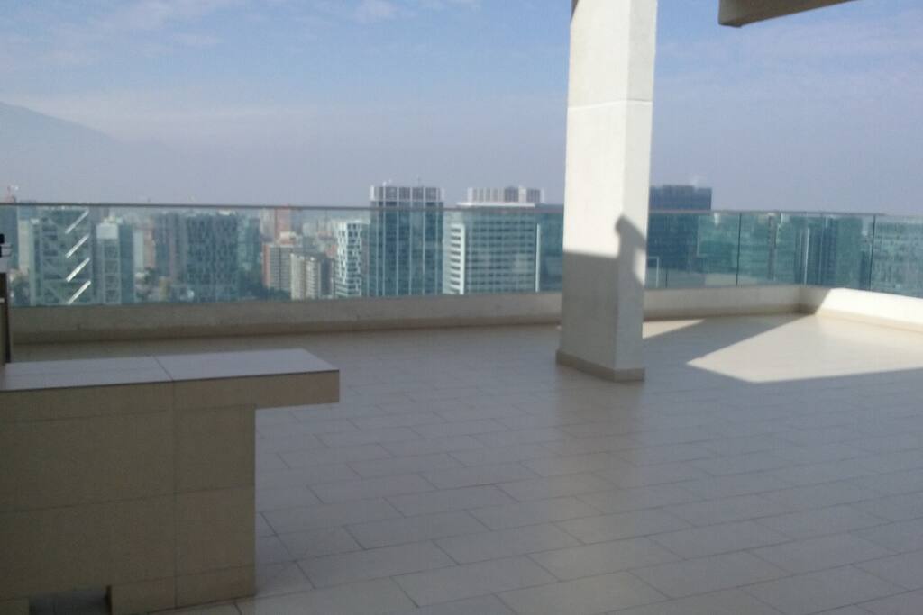 Quincho del edificio con parrillas habilitadas