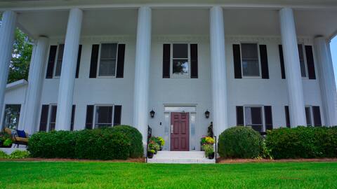 Stone Mountain Manor