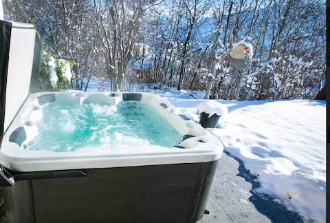 Jacuzzi, magnificent view of the Swiss Alps