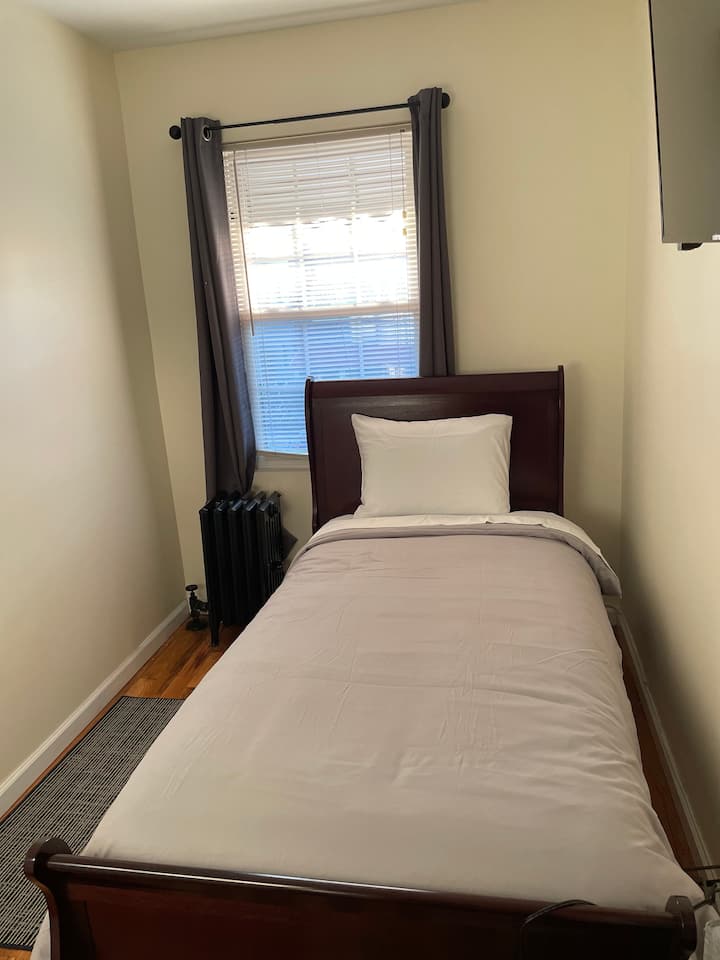 Bedroom No 3
Twin Size Bed