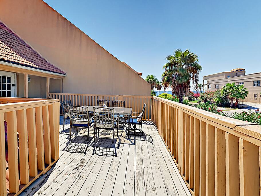 This is the perfect spot for a vacation BBQ.