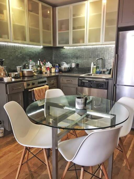 Living room & Kitchen
