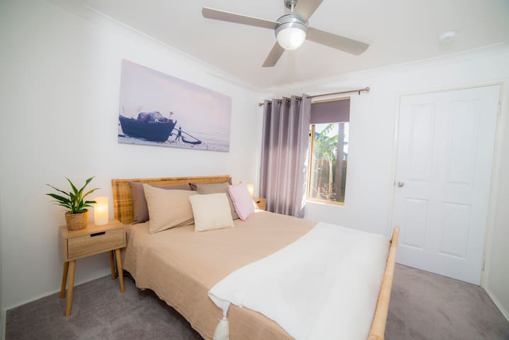 Beachy Seashell Holiday Stay