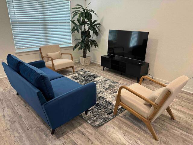 4|2 8 beds Corporate Housing | MTR | STR