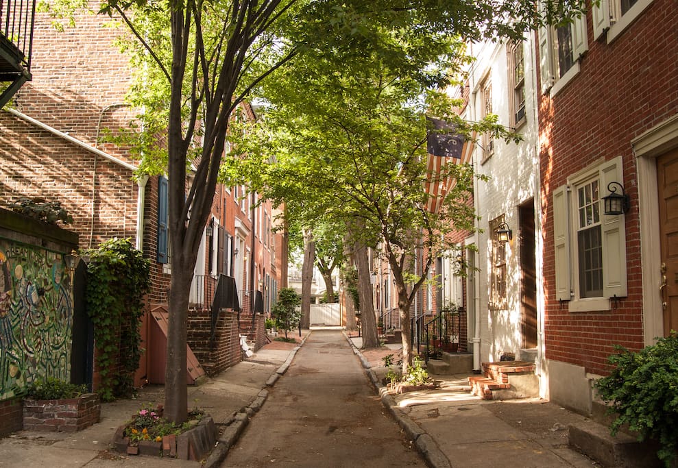 Quiet, quaint center city treasure.
