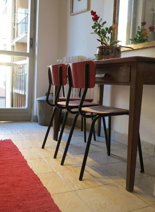 Just like in the old times Italian school chairs - Come i vecchi tempi vi siete mai seduti su queste?
