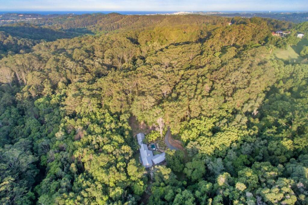 Only 10 minutes from the Beach and 15 minutes to the Gold Coast International Airport