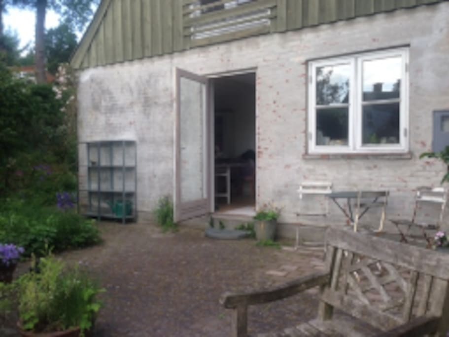 Fra haven på østsiden af huset