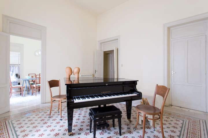 live as a local in Palermo Libertà!