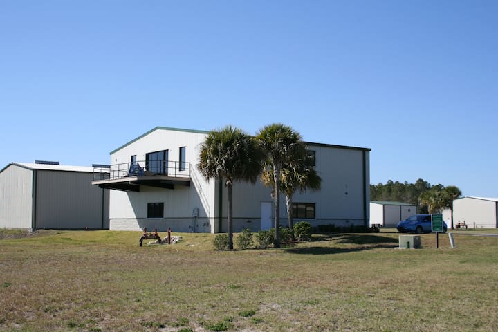 Apopka Airport Hangar Loft near Orlando