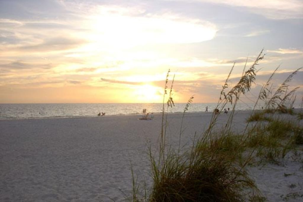 Castnetter Beach Resort 5 - Image 2