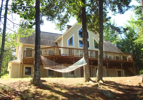 Luxury Lakefront Home on Crescent Lake, Maine