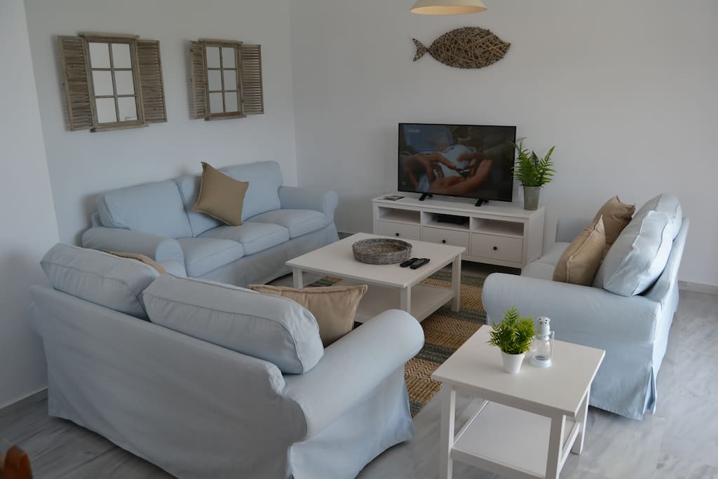 Salón principal con TV por Satélite