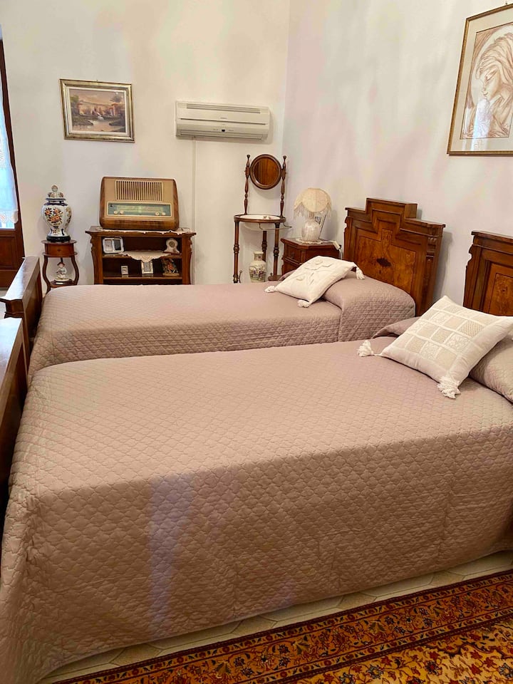 Double Room (Two Single Beds)