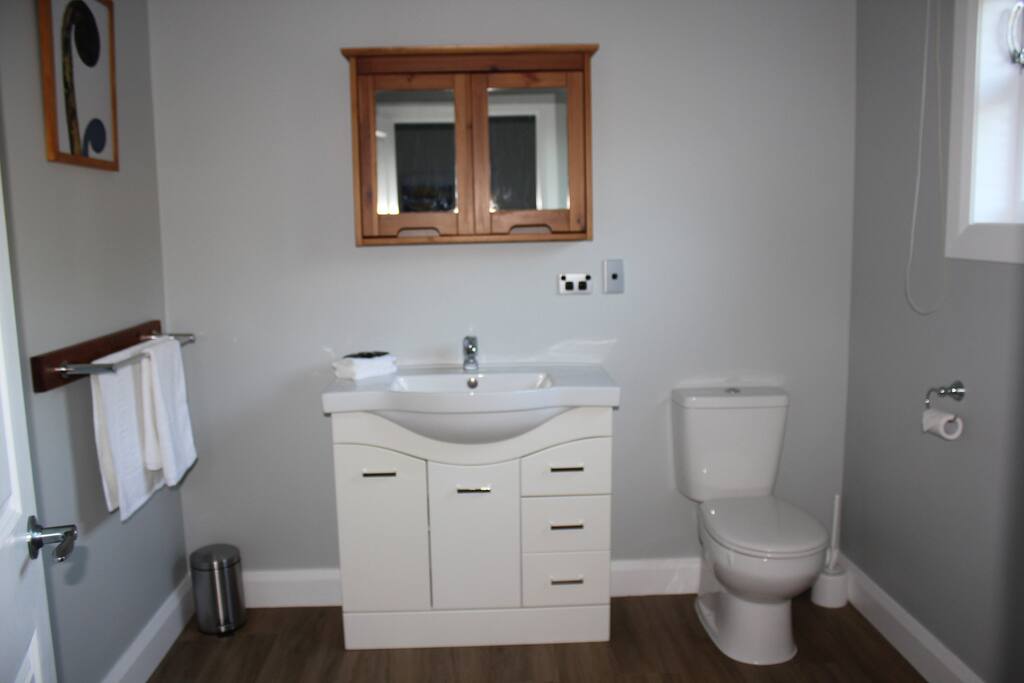 Room 3 large ensuite with shower also