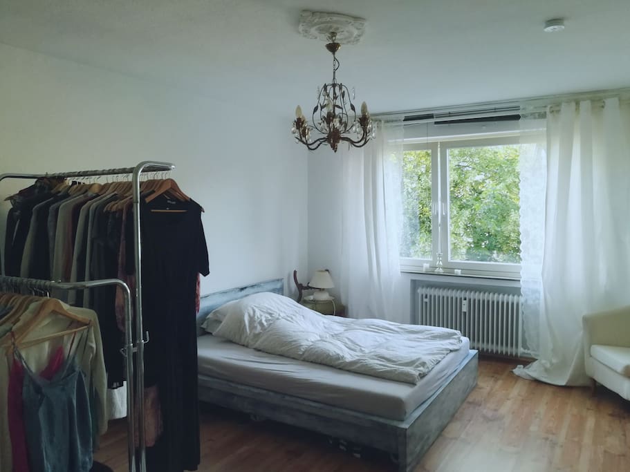 Dein Zimmer, Bett