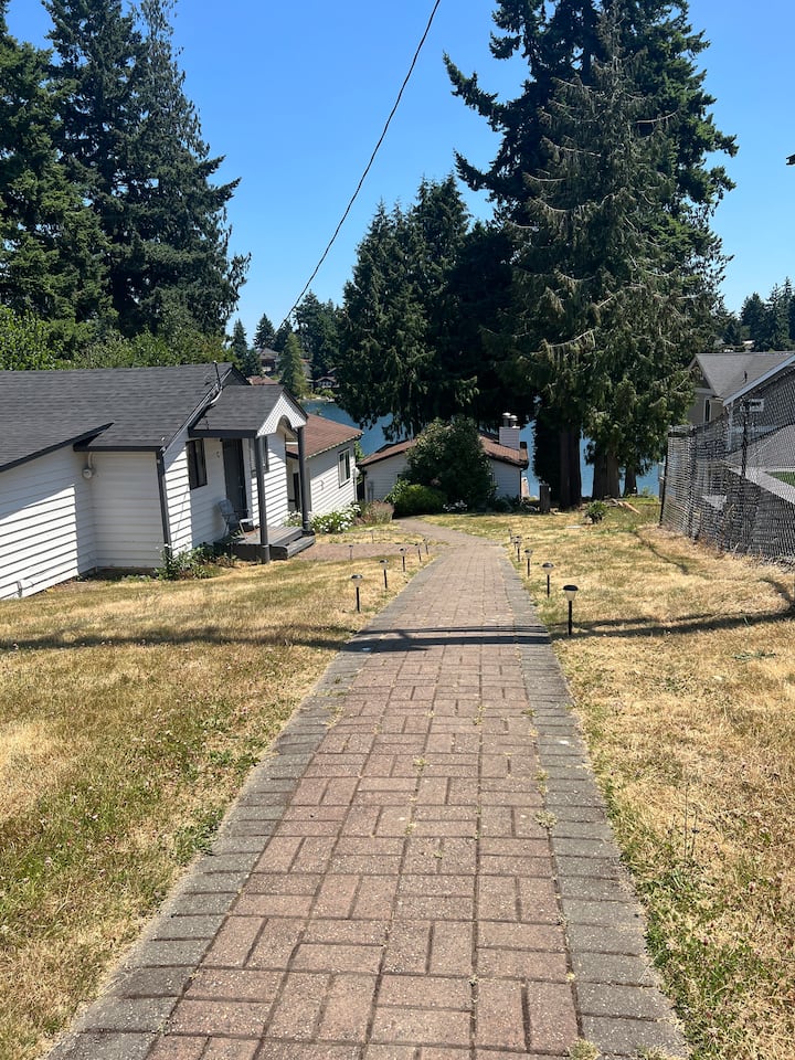 Karmen's Lake Cottage A2