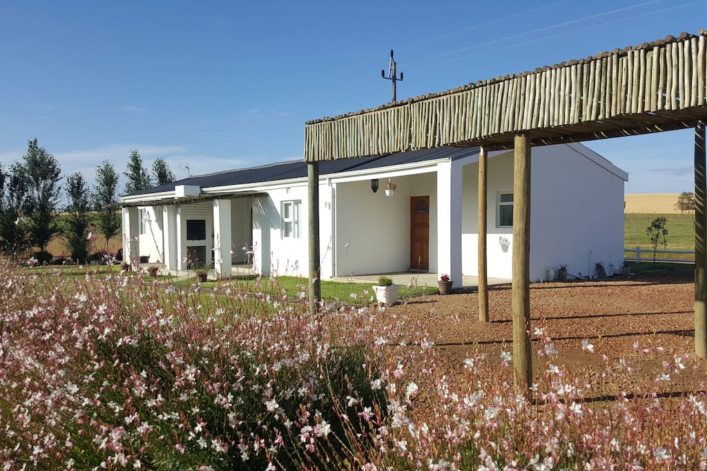 COTTAGE 1 & 2