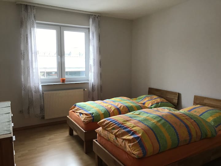 Dormitorio 2 con dos camas de una plaza: 0,90 x 2,00 m  (se puede armar) y ...