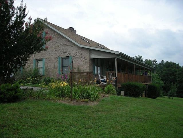 2 Bedroom, 1 Bath Suite - second floor