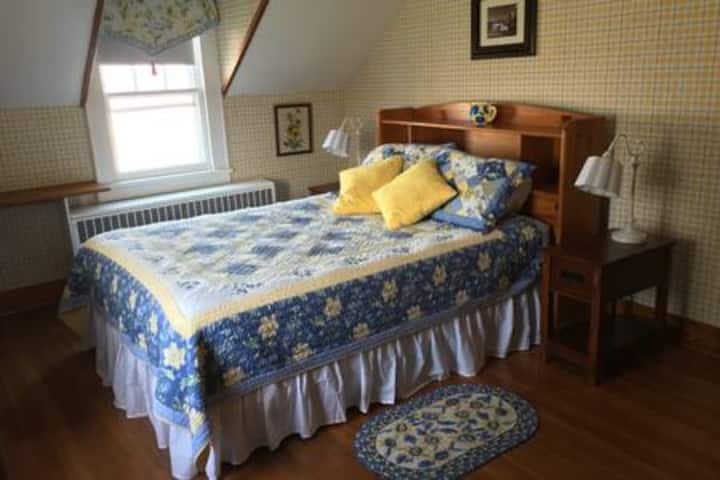 Upstairs Queen Bed ready to welcome you