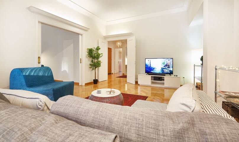 Chloe Boutique Apartments Metropolis gallery image 5