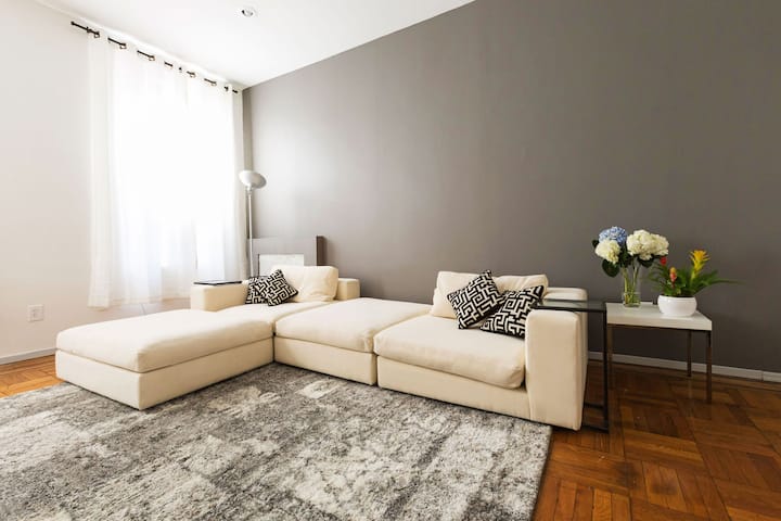 2000 sq ft Luxury 4BR Union Square Apartment