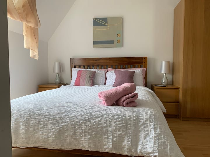 เตียงคิงไซส์ชั้นบน