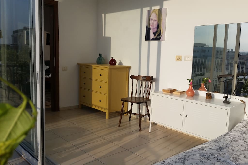 Guest room