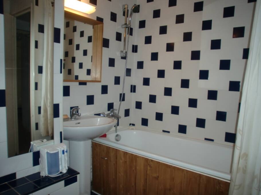 Salle de bains partagée
