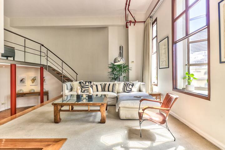 Luxury Cozy Gem in the Heart of the CBD gallery image 2