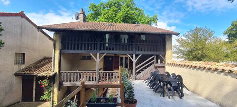La Maison d 'Élise - in the heart of the village - 3 bedrooms