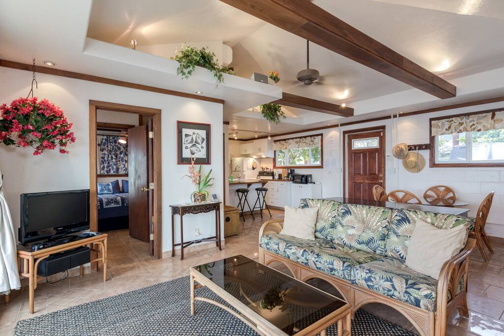 Ceiling fan circulates AC cooled air