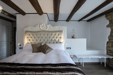 Amazing loft at the foot of Montserrat,