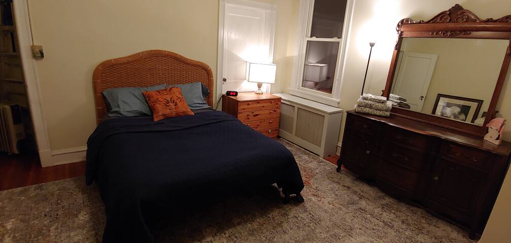 Room in Museum District, close to everything!