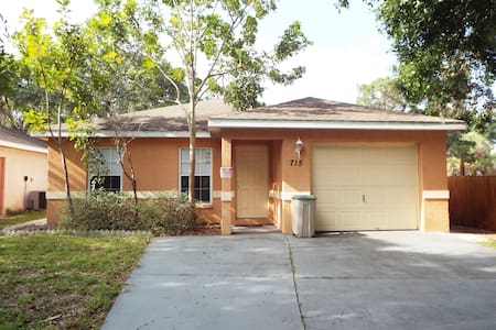 Comfortable & modern house in Central Bradenton