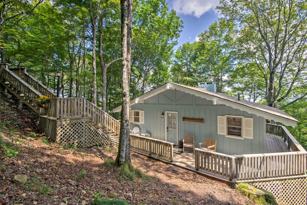 Nestled on a mountain surrounded by treetops, this home ensures a peaceful retreat.