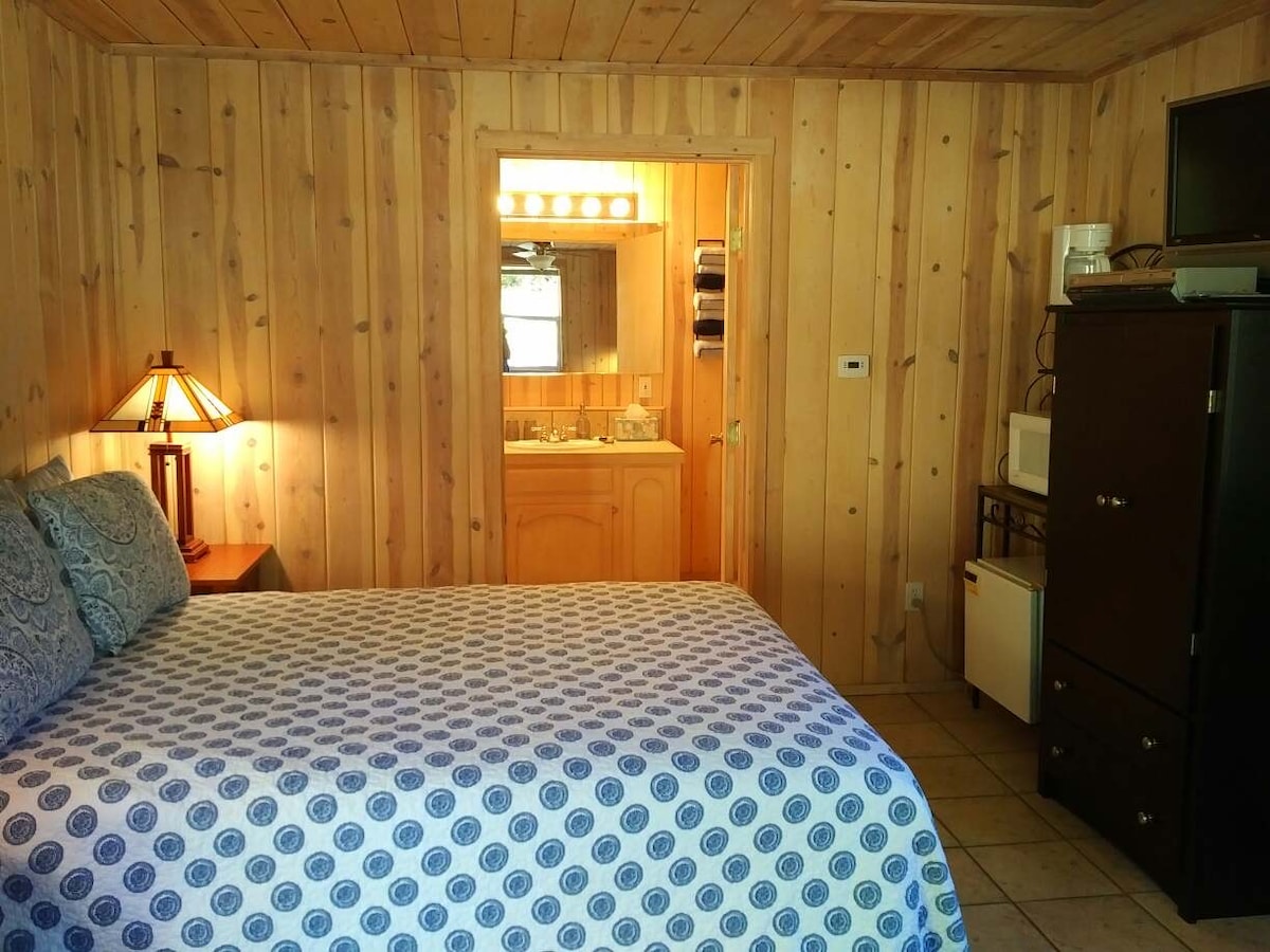 Mwonekano wa Clairmont kuelekea bafuni