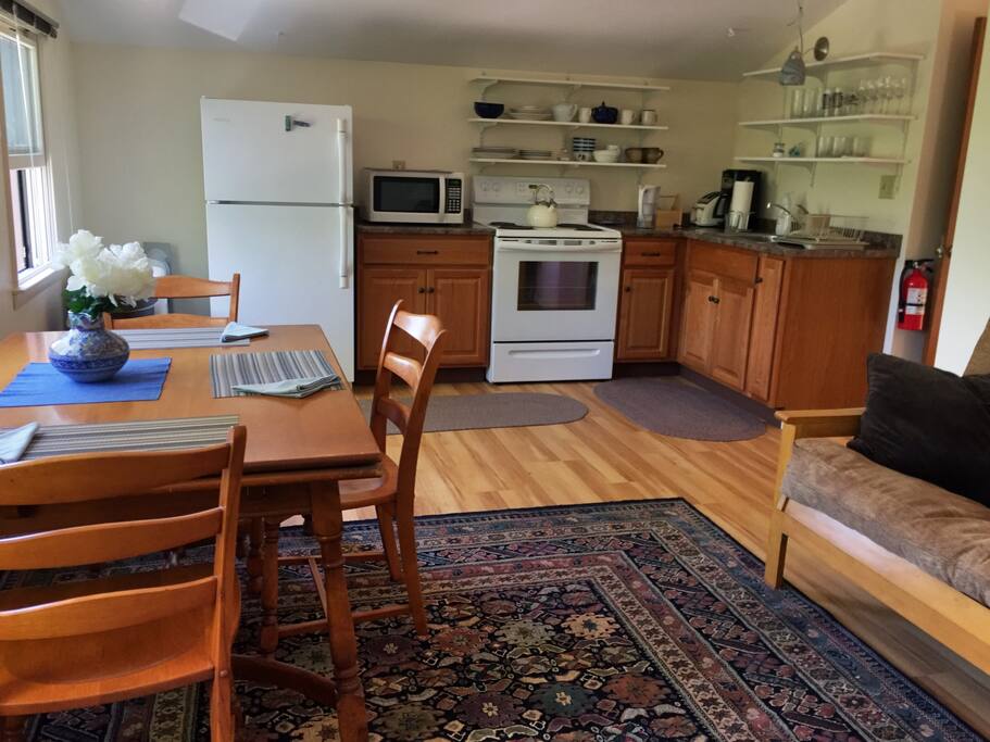 Full kitchen