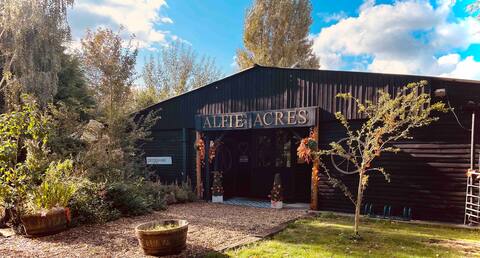 Alfie Acres, Private Pool, Hot Tub, Remote