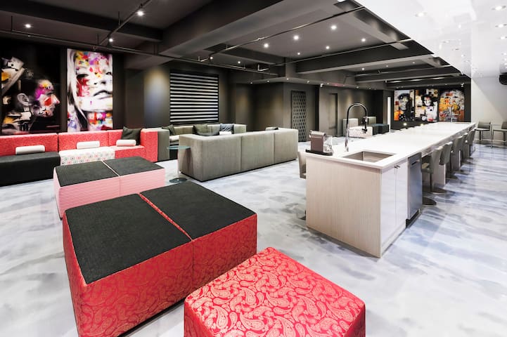 Holland Hotel | The Presidential Loft