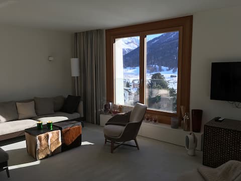 Beautiful, bright and stylish apartment in Engadin